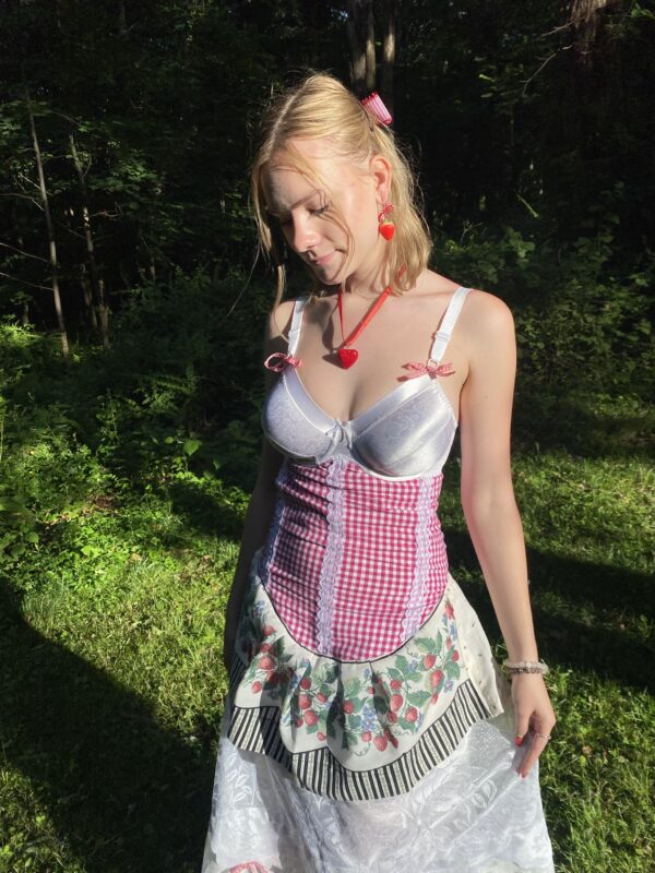 Strawberry dress - Image 4