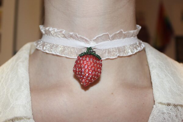 Strawberry choker