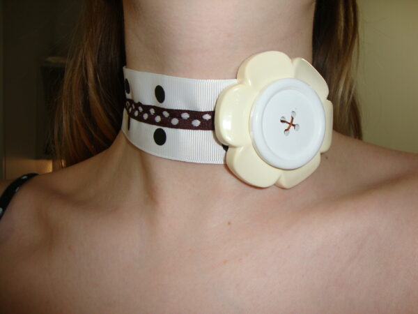 Be mine button choker