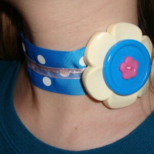 Blue button choker