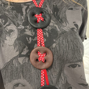 Triple button choker