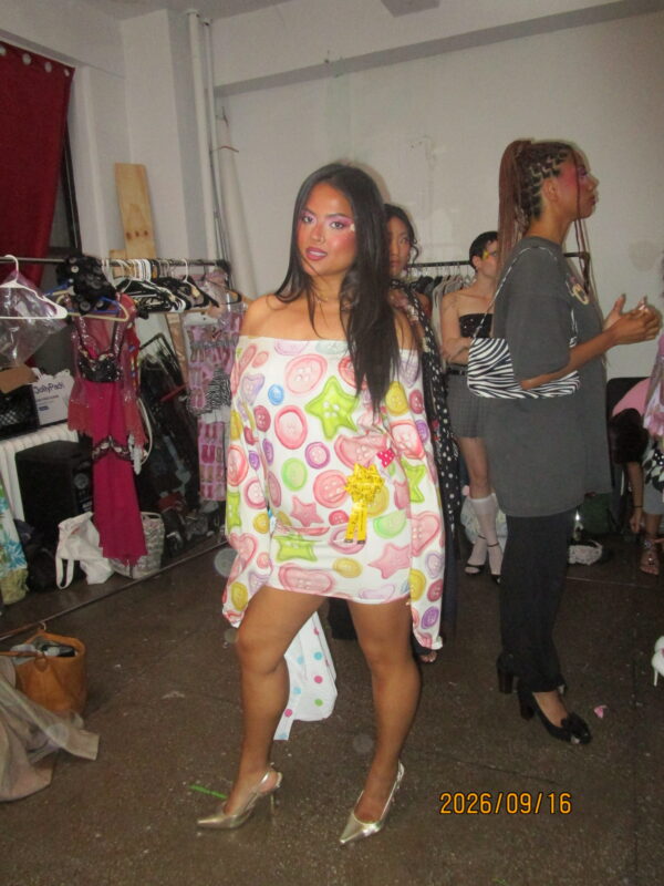 Button girl mini dress - Image 2
